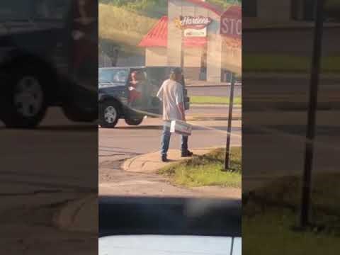 VIDEO Popio je koju čašicu više pa zaboravio hodati 