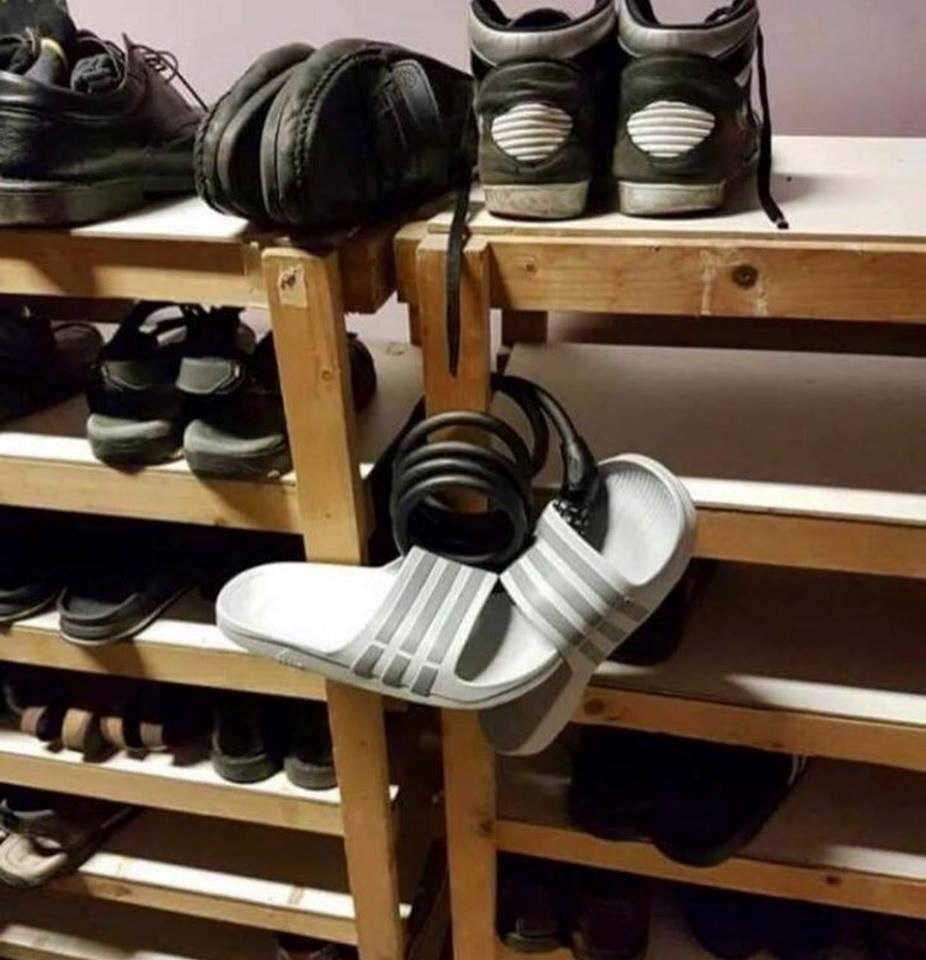 Urnebesan način za zaštitu od cimera koji ti uzimaju obuću bez pitanja