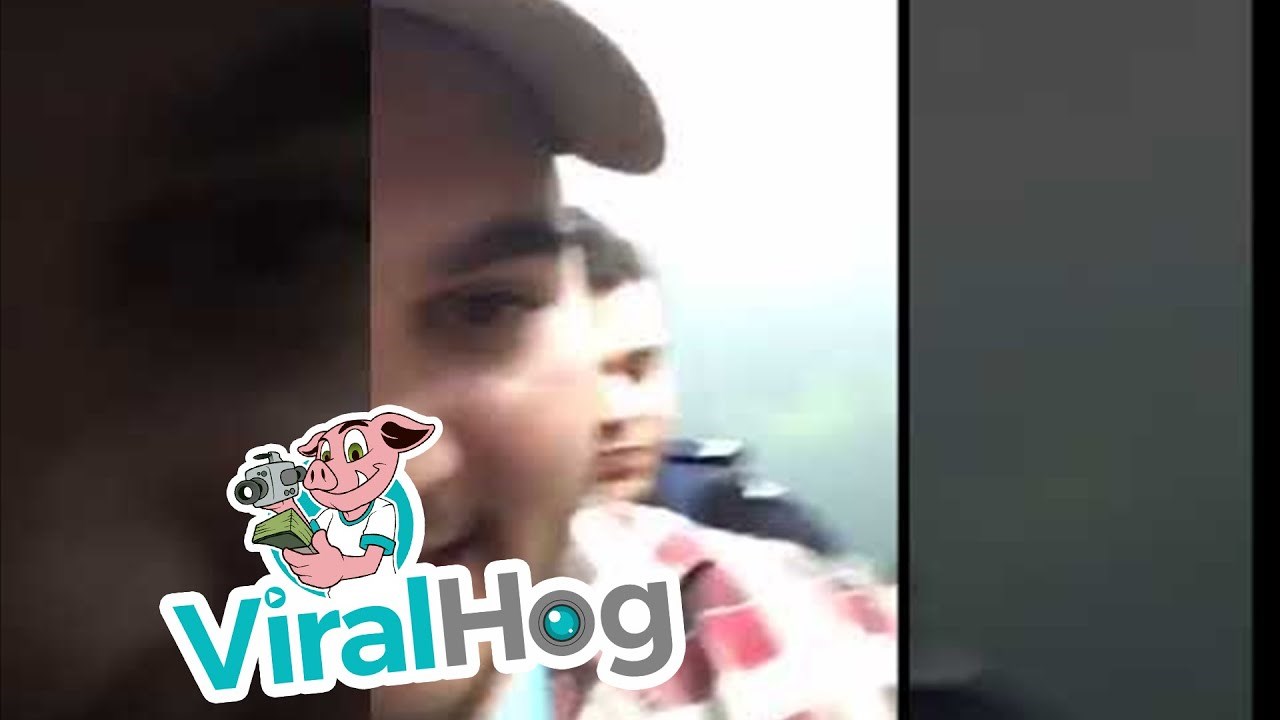 Sreo je policajce u nezgodnom trenutku s cugom u ruci, a ovo je njihova reakcija 