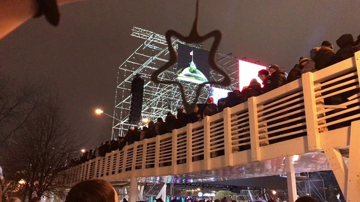 VIDEO Usred novogodišnjeg odbrojavanja u Moskvi se urušio most