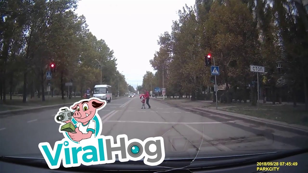 VIDEO Nekim ljudima treba zabraniti vožnju, ovaj taksist jedan je od njih