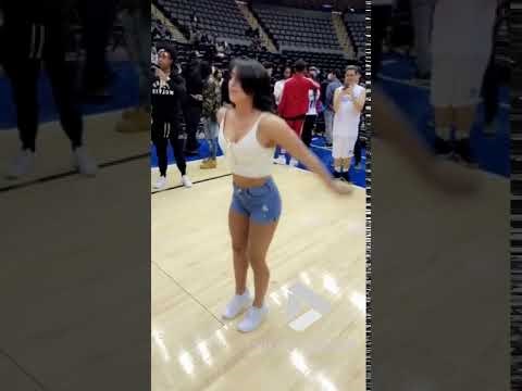 VIDEO Zgodna cheerleadersica oduševit će vas svojom sposobnošću