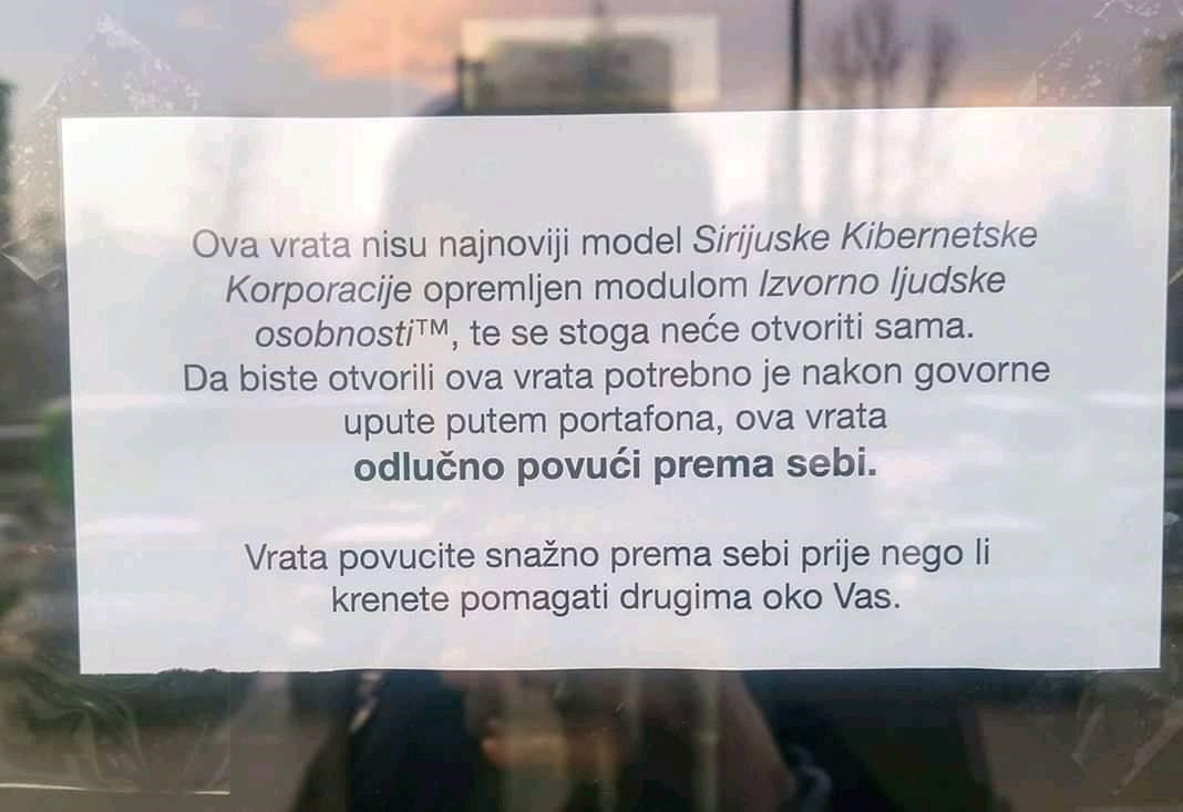 Urnebesne upute za otvaranje najobičnijih vrata zabavljaju svakog posjetitelja 