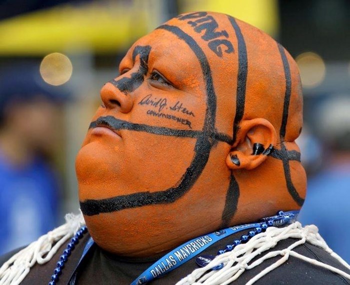 Ono kada si toliko velik fan da odlučiš glavu pretvoriti u košarkašku loptu