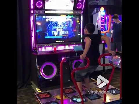 VIDEO Ovaj je čovjek brz poput munje i nepobjediv u ovoj igri