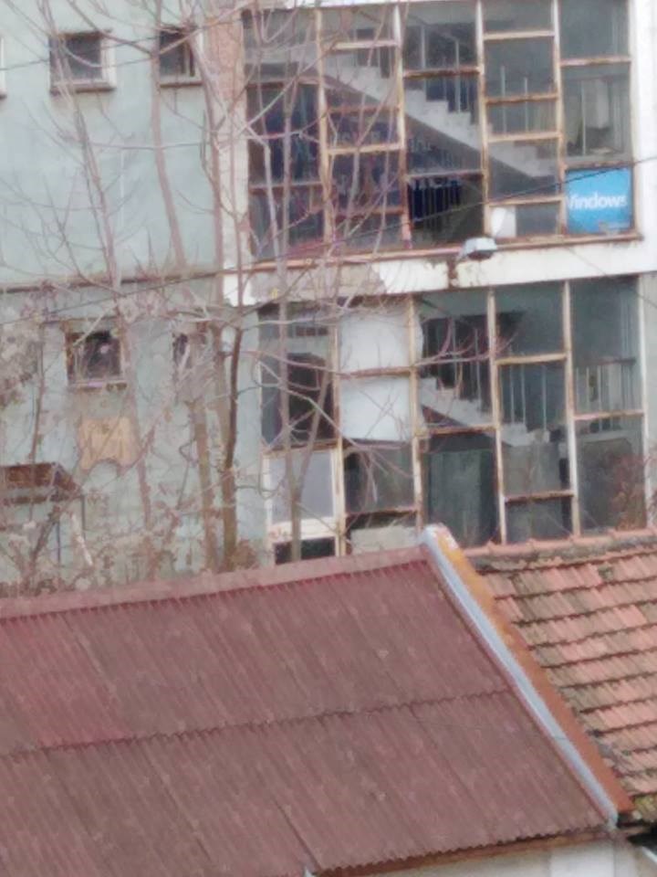 Na staroj zgradi osvanuo prozor kojem su se nasmijali svi stanari i susjedi 