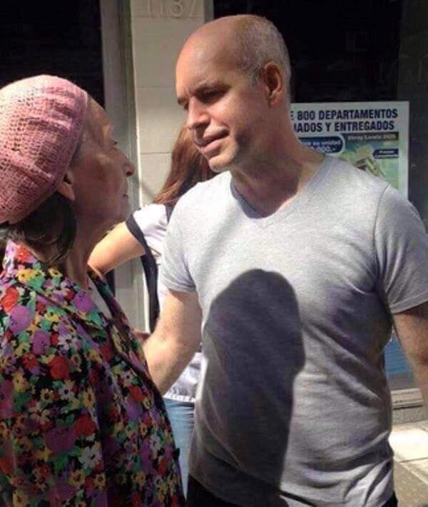 Ako vidite nešto čudno na njegovoj majici - SRAM vas bilo! 