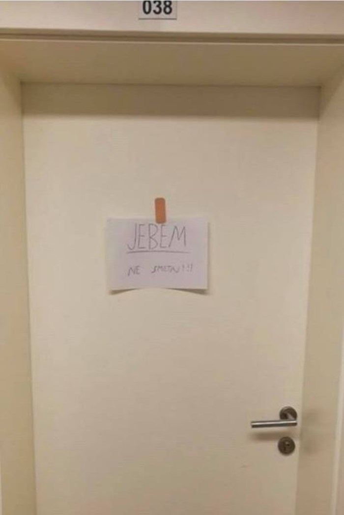 ZAGREB Netko je u studentskom domu ostavio poruku na vratima koja je nasmijala mnoge