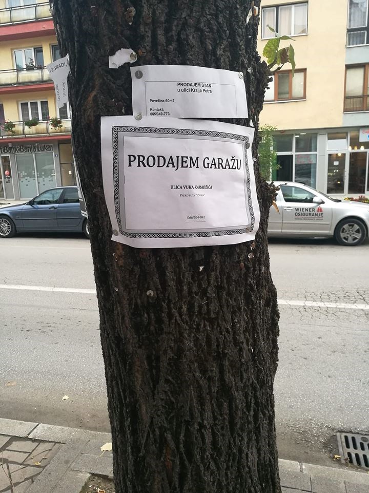 Ovaj čovjek dobro zna kako privući pažnju i ima najbolji oglas koji ste vidjeli