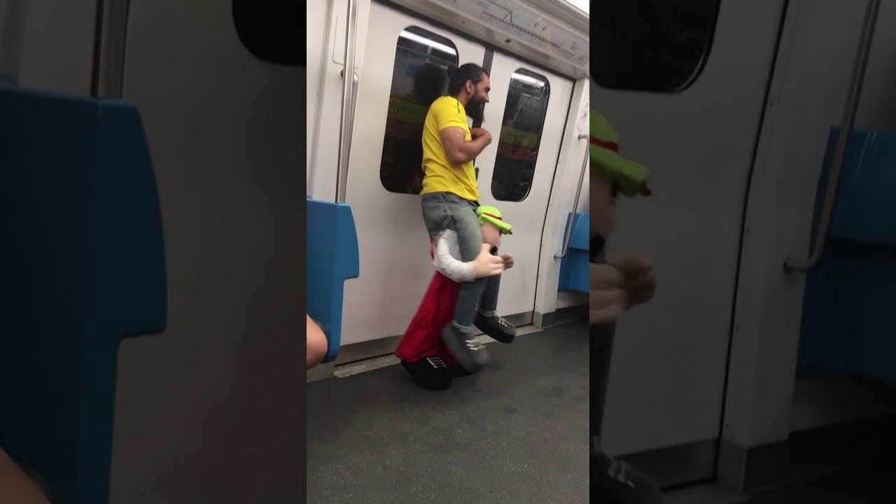 Maskenbalski kostim ovog čovjeka začudio je mnoge ljude