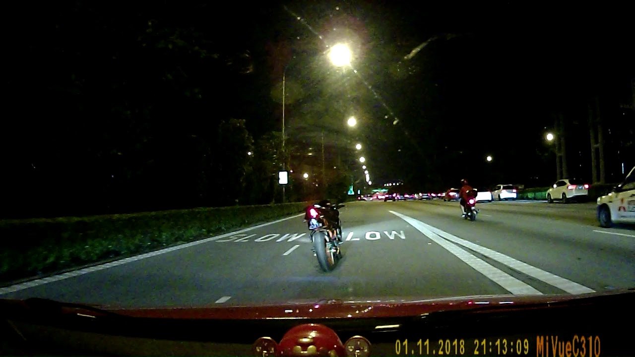 Večernja vožnja doma na kratko se pretvorila u scenu iz horora