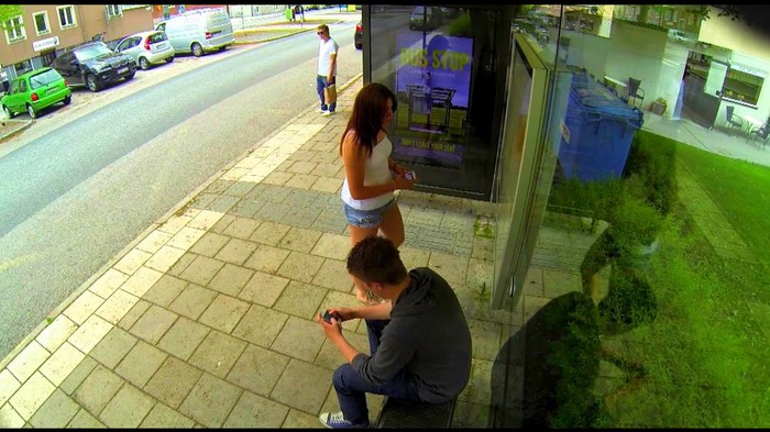 VIDEO Priredili su ljudima koji su čekali bus nevjerojatno iznenađenje 