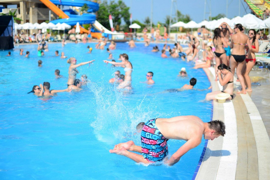 mamice, ovo boli već dok vidiš kaj će se desit :(