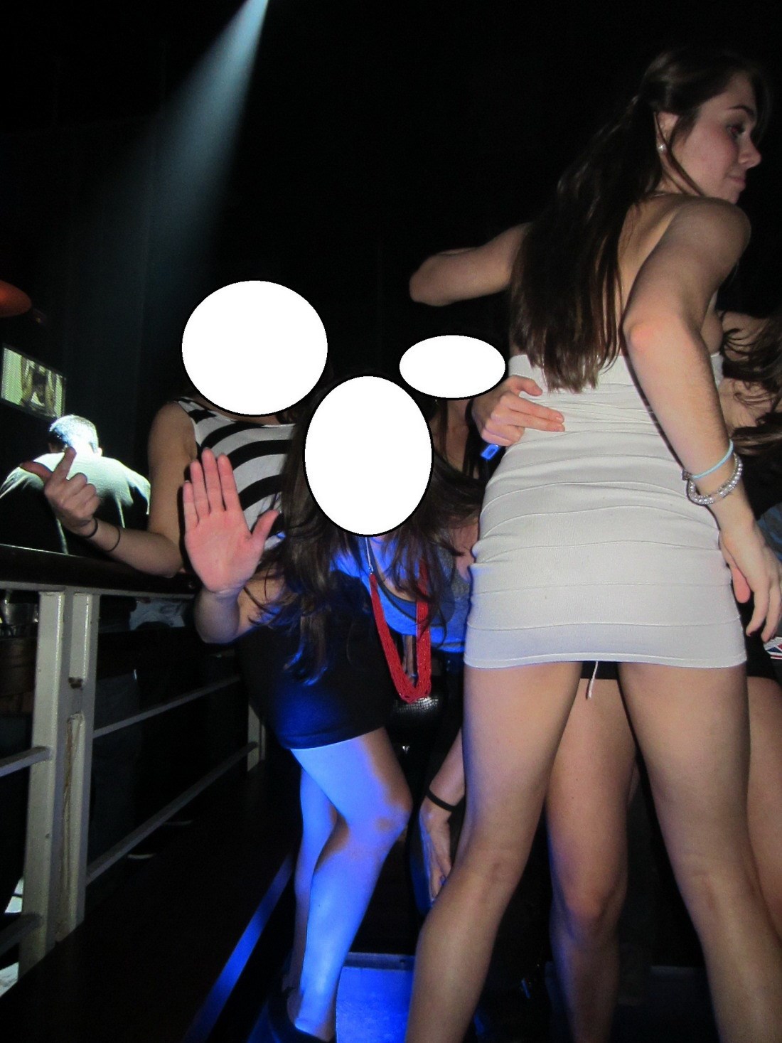 Co to maš međ nogami? 