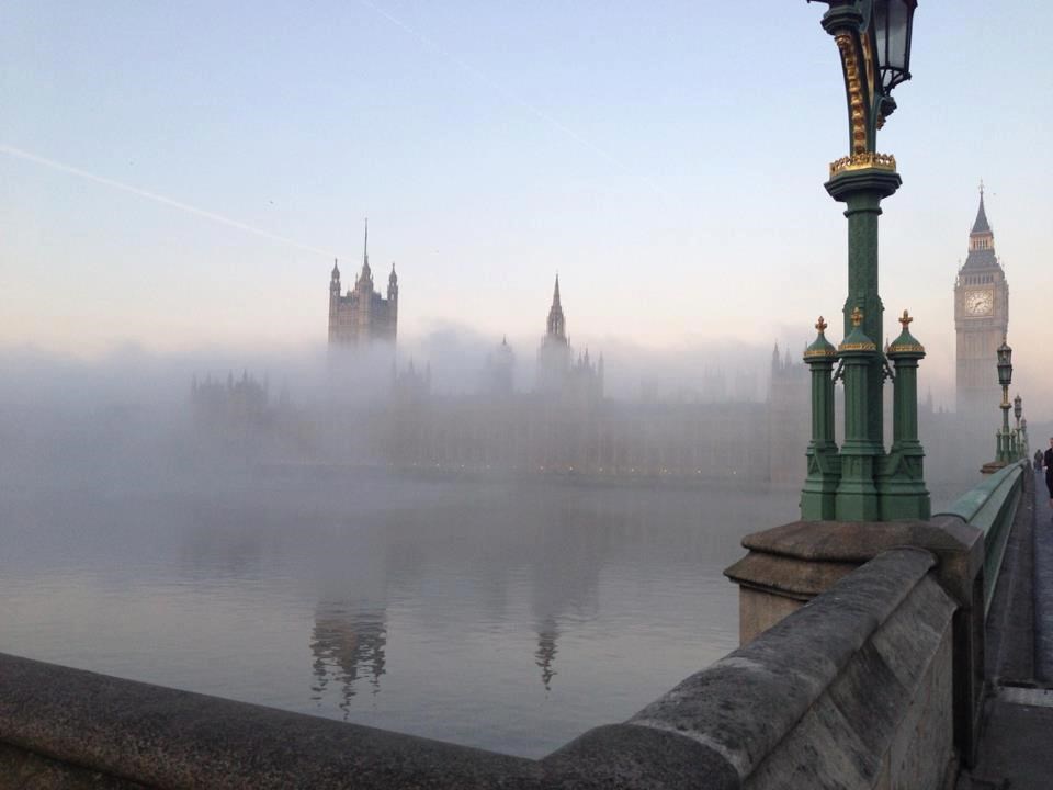 London "utopljen" u magli