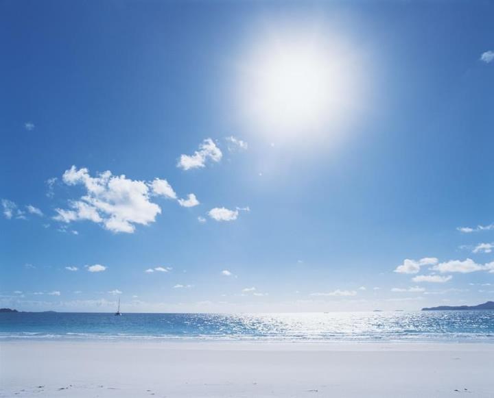 Kad se ocean stopi s plažom i nebom...