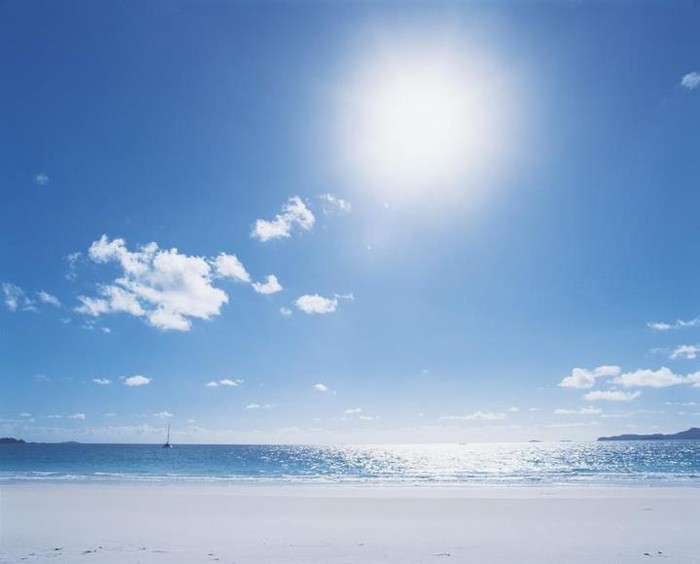 Kad se ocean stopi s plažom i nebom...