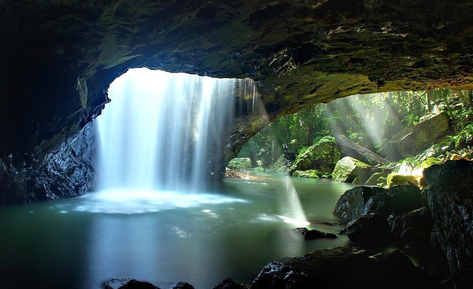 Čarobna priroda - igra vode, svjetla i sjena