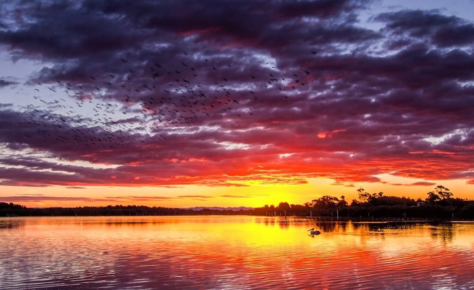Prekrasni suton razliven u stotine boja