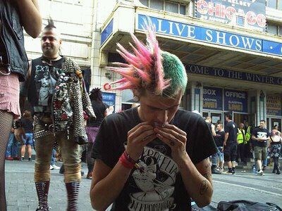 Dečko je malo podvojena ličnost