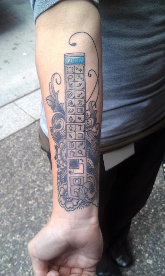 Idealna tetovaža za ovisnike o Photoshopu