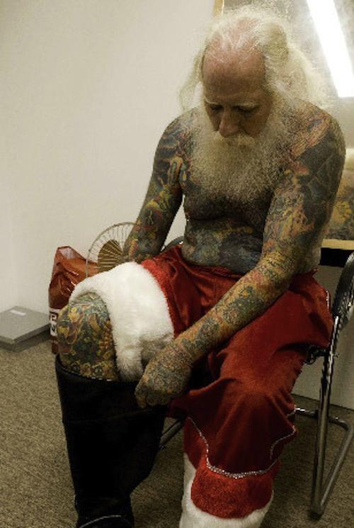 Djed Mraz ljubitelj tetovaža