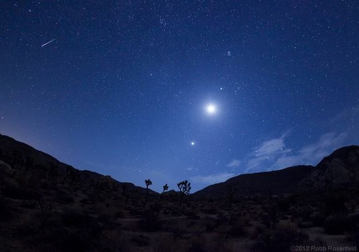 Venera, Jupiter, Mjesec i padajući meteor u istom kadru