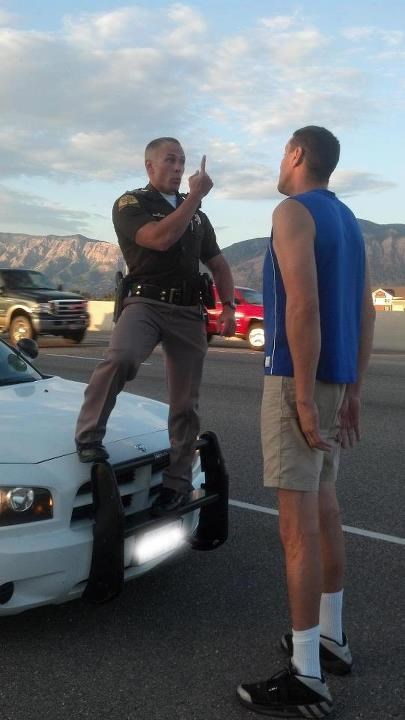 Hrabri policajac glumi frajerčinu: Sad mi se unesi u facu!