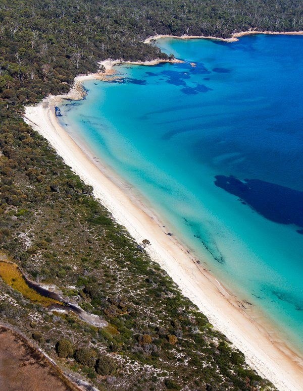 Plavetnilo i pijesak - Hazards Beach, Australija