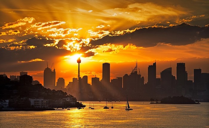 Zlaćani suton nad velegradom - Sydney