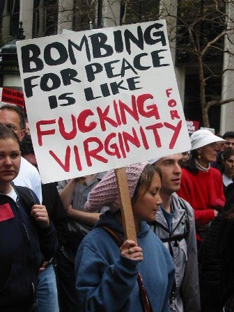 Bombardiranje za mir - k'o jebanje za nevinost