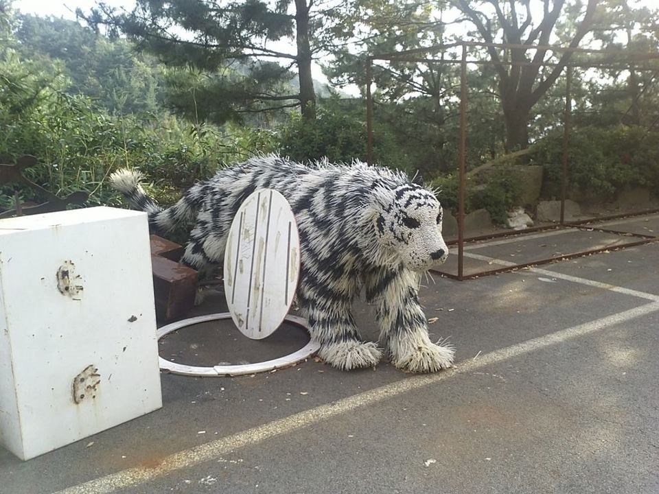 Ovo je umjetnost - napravili tigra od PVC vezica