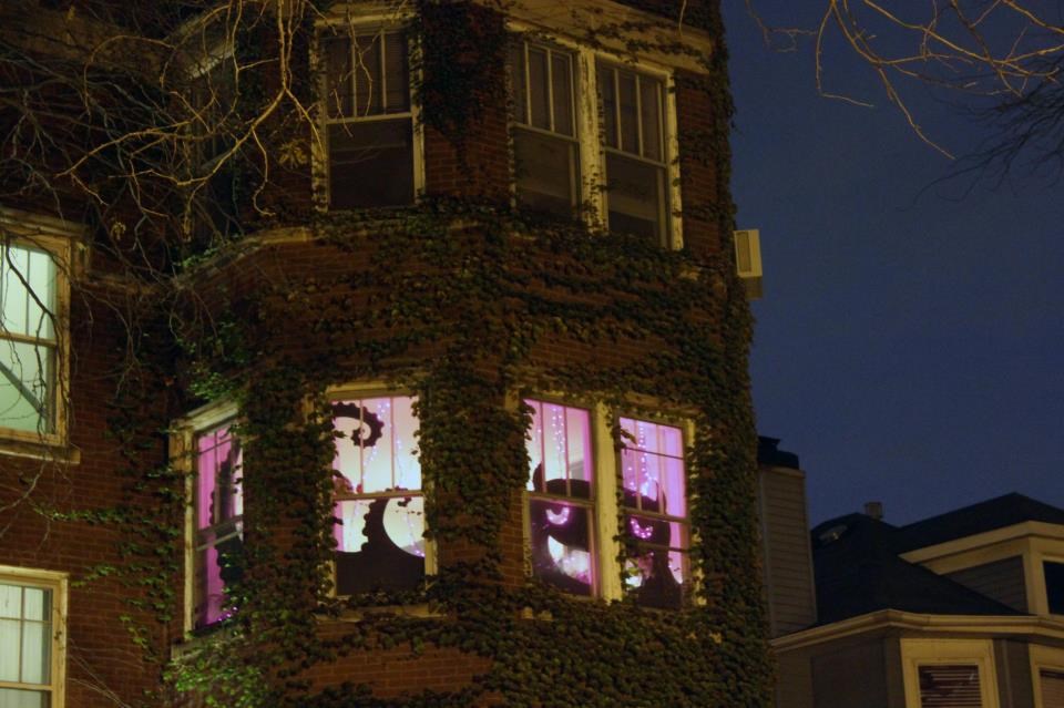 Kod nje je čudovište izašlo iz ormara...