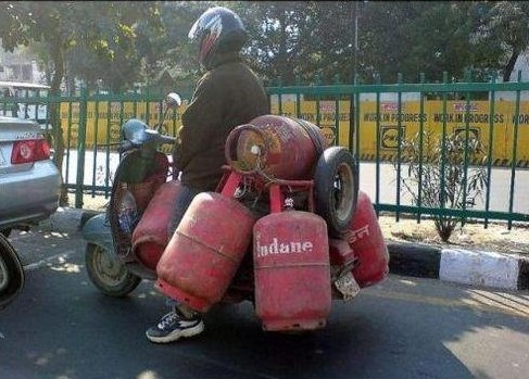 Plinska bomba na dva kotača, rezervna guma ko bonus