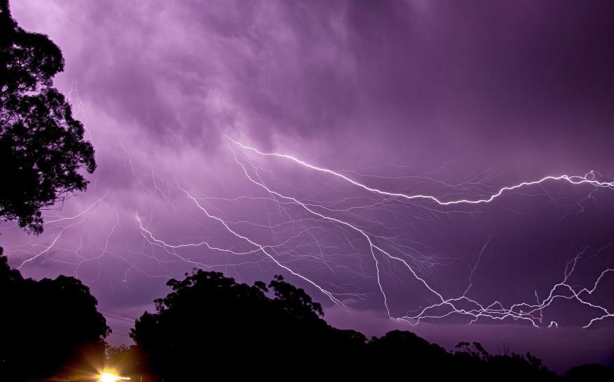 Kad munje proparaju nebo