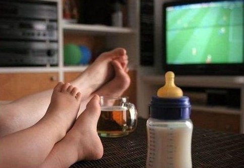 Ovako to izgleda kad tata i sin skupa gledaju tekmu