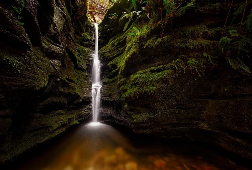 Savršenstvo prirode - slap u zelenom procjepu