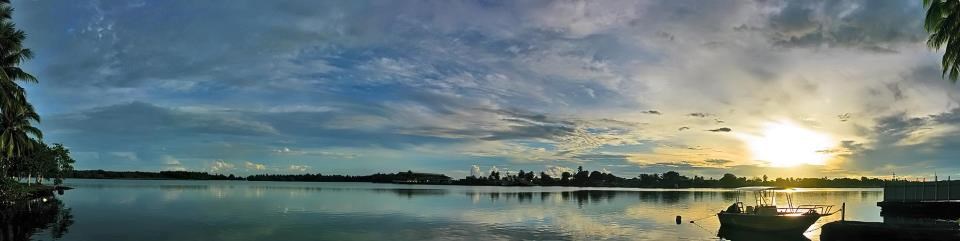 Rajski suton na morskoj obali