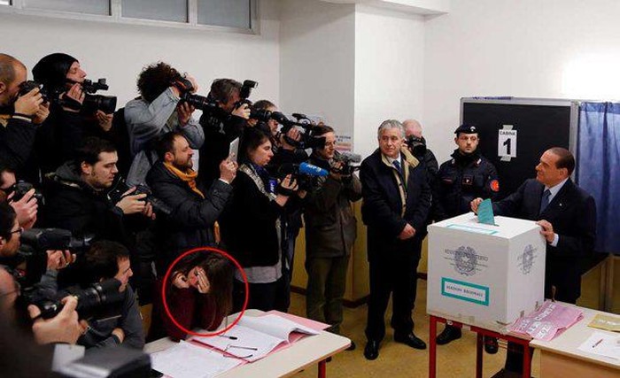 Umrla od srama pri susretu s Berlusconijem