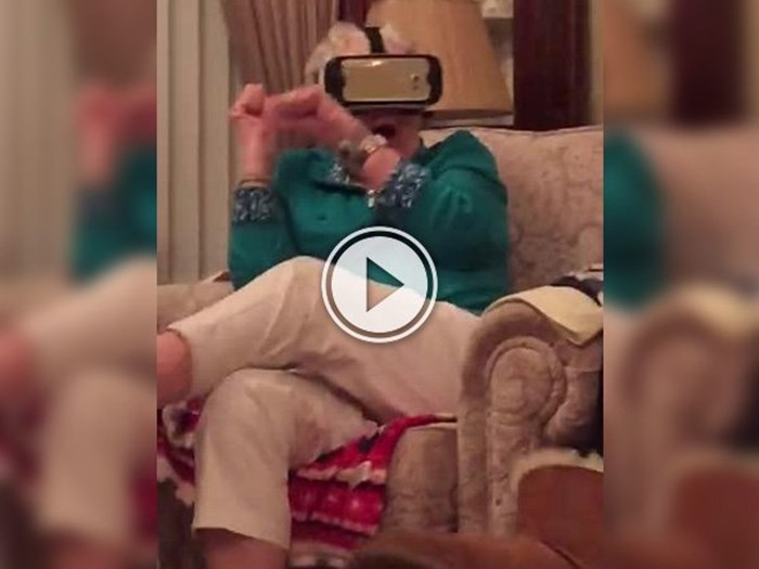 Grandma cannot handle VR Jurassic Park (Video)