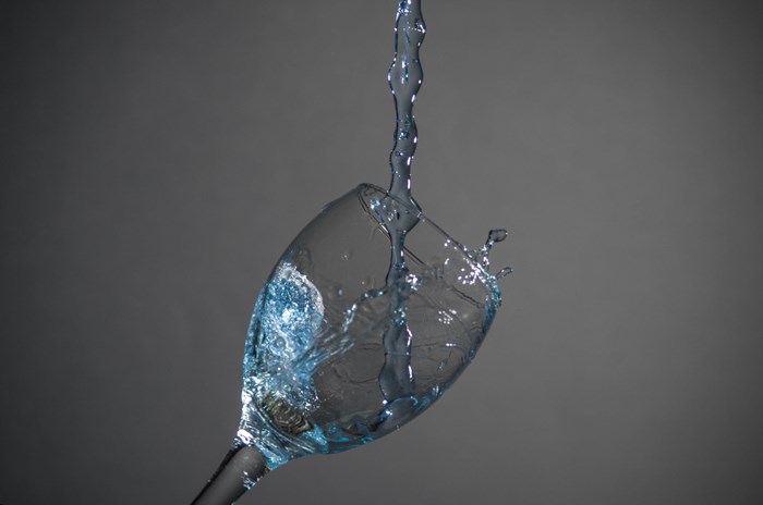 Water drops / blue