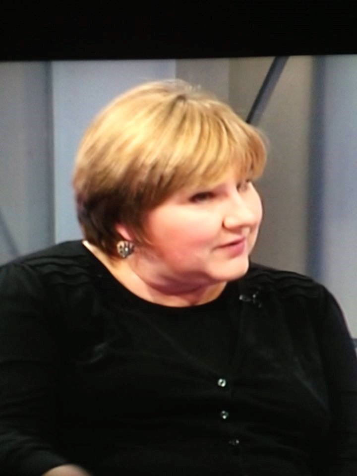 Ovo misli da ima pravo određivati ko se s kim smije jebati