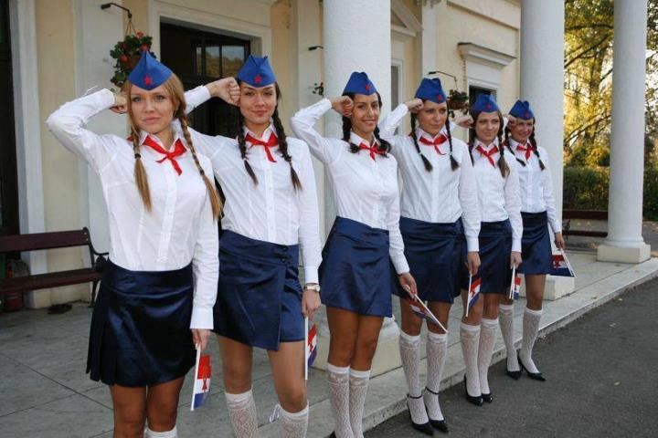 Sretan vam Dan mladosti uz lijepe drugarice