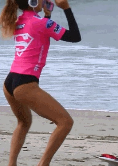 twerk-girl-beach-gif-39-awesome.gif