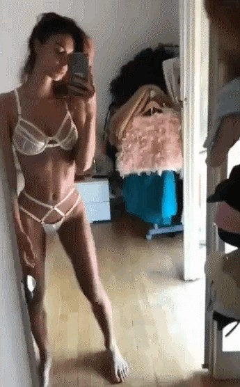 ti-voglio-molto-bene-valentina-fradegrada-photos-2.gif