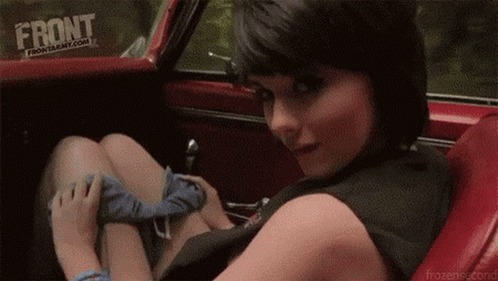 Melissa-Clarke-taking-off-pants.gif