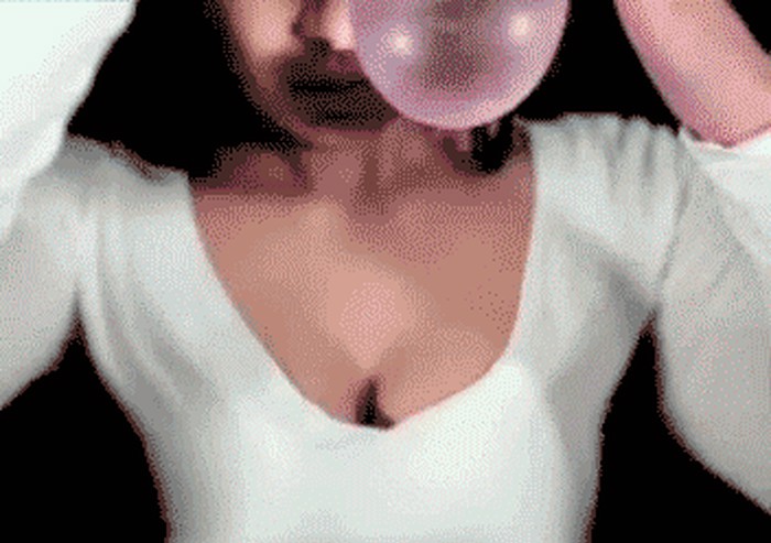 slow-motion-bouncing-boobs-15.gif