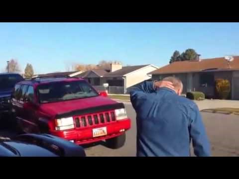 Potpuni stranci marljivom domaru poklonili auto!