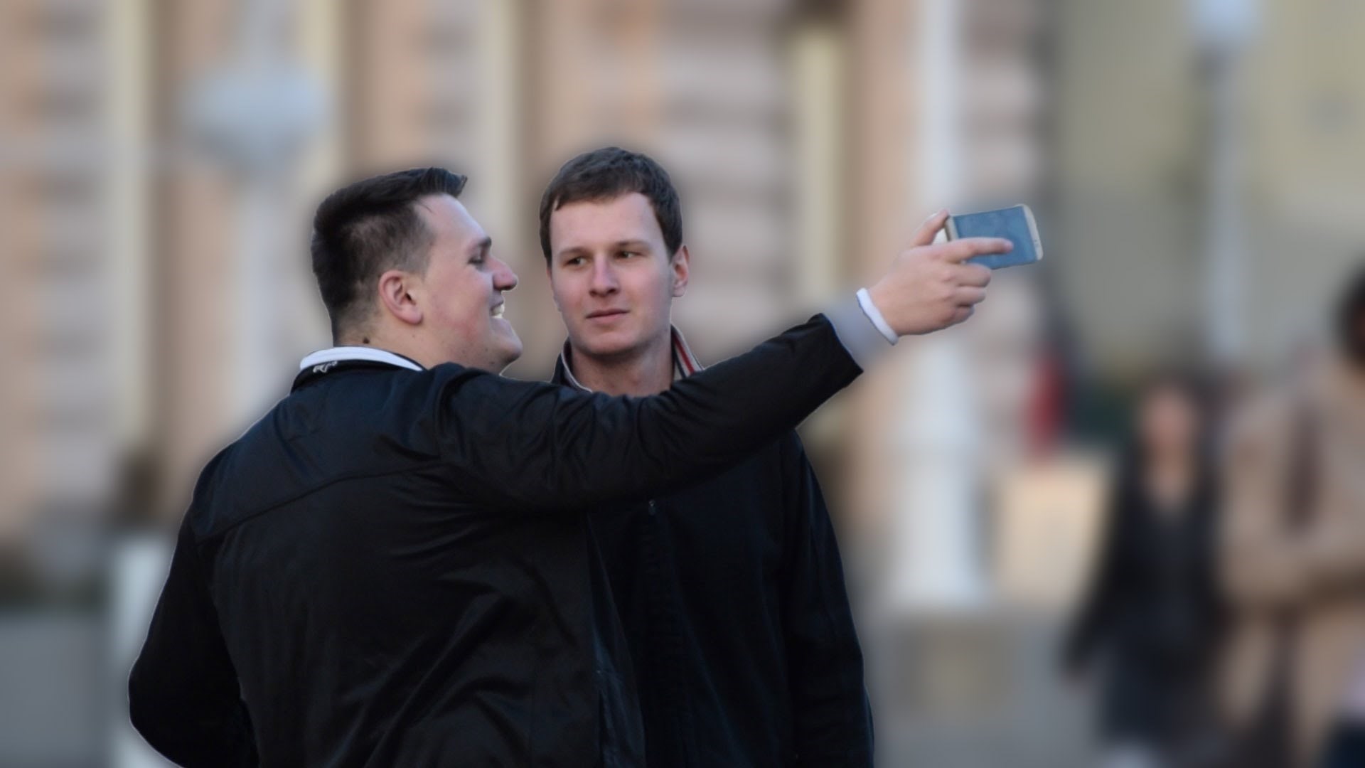 SLIKANJE SA STRANCIMA - SOCIJALNI EKSPERIMENT