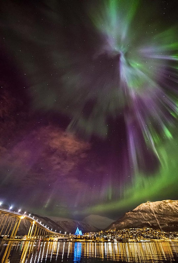 Fantastična aurora se rascvjetala cijelim nebom